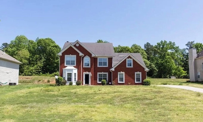 Ellenwood House | Amazing 3-bedroom house w/pool in peaceful Ellenwood with WiFi