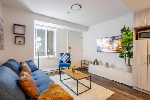 Griffintown Apartment | Amazing 4 Bedroom Unit in Downtown