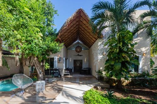 Cancun Villa | Amazing 4BR house with private pool