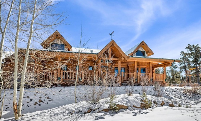 Hartsel Cabin | Amazing 5000 Square Ft Estate On 70 Secluded Acres