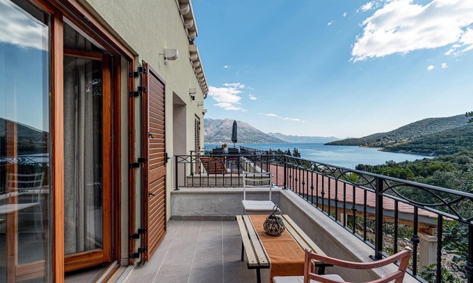 Kneza Apartment | Amazing apartment in Kneze with WiFi