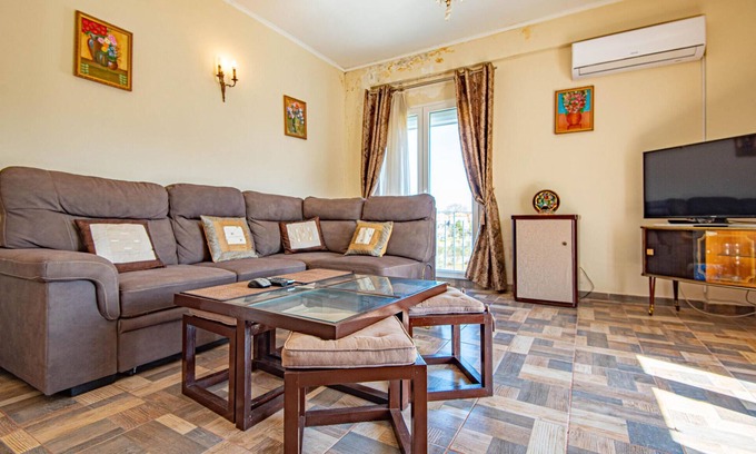 Raslina Apartment | Amazing apartment in Raslina with WiFi
