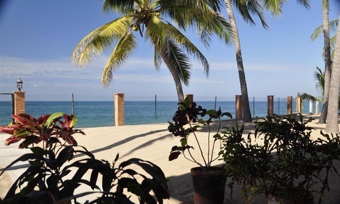 Los Pescadores House | Amazing Beachfront Hacienda with private heated pool! Avaliabler Semana Santa!