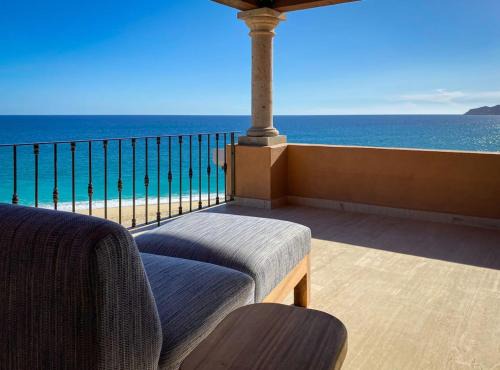 San Jose del Cabo Apartment | Amazing Beachfront Casa Del Mar Penthouse