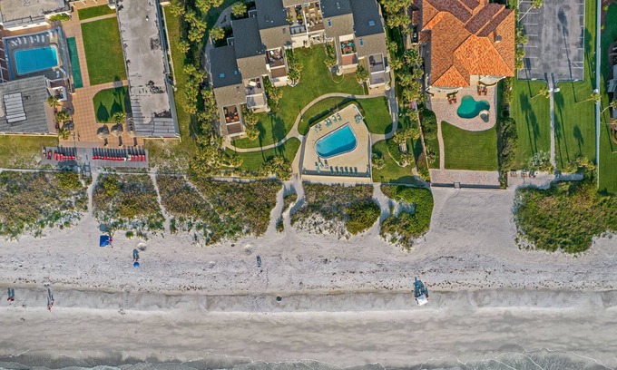 Belleair Beach Condo | Amazing Beachfront Condominium , Direct to pool , Magical view