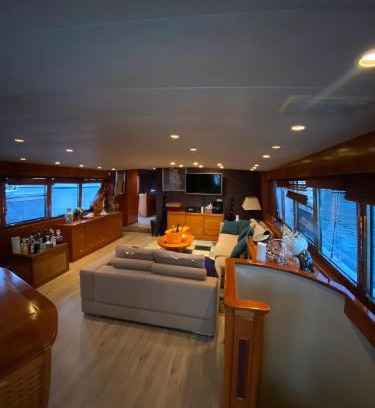 Sant Adria de Besos Boat Rental | Amazing boat to sleep in Barcelona