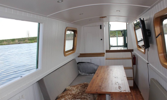Cambridge City Centre Boat Rental | Amazing Boatel in Cambridge
