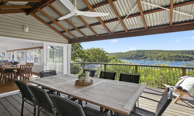 Hardys Bay House | Amazing bush and bay views