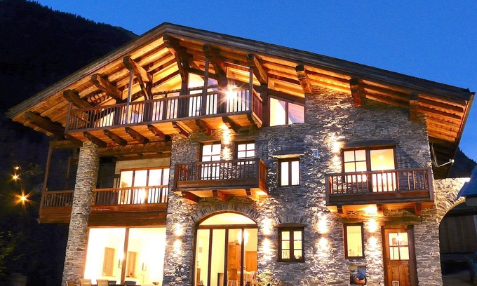 Sainte-Foy-Tarentaise Ski Chalet | Amazing Catered Chalet, 4 ensuite rooms :Ste Foy,Val d'Isere,LesArcs,La Rosiere