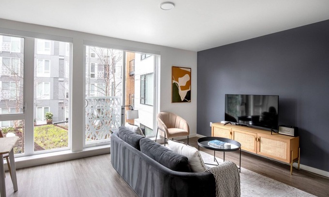 Judkins Park Apartment | Amazing Central District 1BR w/Gym & BBQ, nr downtown, by Blueground