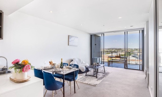 Newstead Apartment | Amazing cityview! Glamourous 2BR Apt w/park&pool