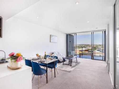 Newstead Apartment | Amazing cityview Glamourous 2BR Apt w parkpool
