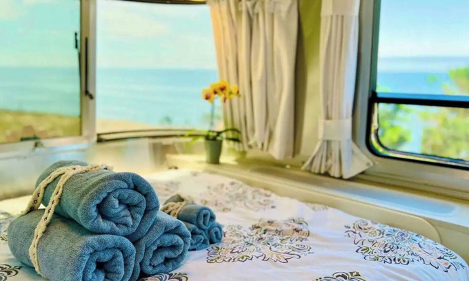 Half Moon Bay House | Amazing Coastal Airstream - "Dream" - Half Moon Bay, CA