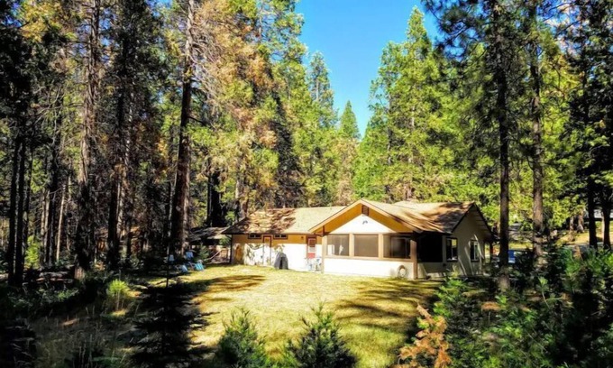 Mariposa House | Amazing comfort, family friendly, perfect home base for a Yosemite Adventure!
