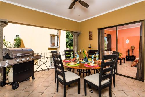 Tamarindo Apartment | Amazing Condo Across The Street From The Beach
