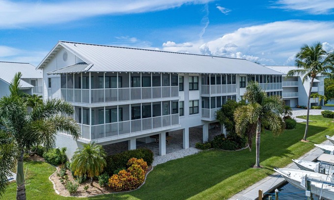 Bokeelia Condo | Amazing Condo in Four Winds!