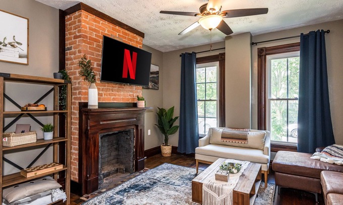 Dayton House | Amazing & Cozy Downtown 2 bedroom House