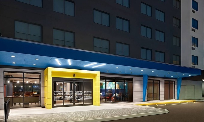 Dania Beach Hotel | Amazing Deal! 2 Gorgeous Units, Parking, Near Sheridan Square Shopping Center!