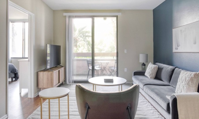 Chinatown Apartment | Amazing Downtown 2BR w/ Gym, Pool & Spa, near 7th St Metro, by Blueground