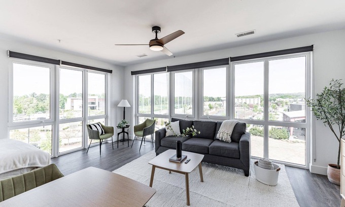 Huntsville Hotel | Amazing Downtown Getaway | Kitchen & In-unit laundry | Pet Friendly