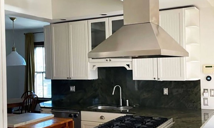 Fair Haven Apartment | Amazing experience near the Quinnipiac River. Historic w/chef's kitchen & bidet.