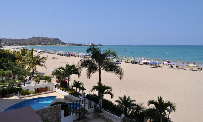 Salinas Apartment | Amazing Front Beach Apartment in Salinas