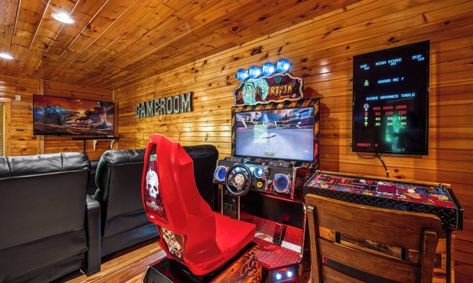Hemlock Hills Cabin | AMAZING Game Room, Hot Tub, Gatlinburg, Private