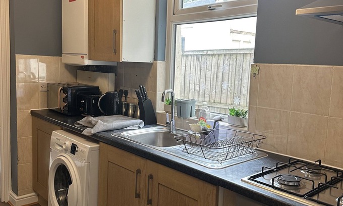 Walthamstow Apartment | Amazing Ground Floor one bedroom Flat Forest Road
