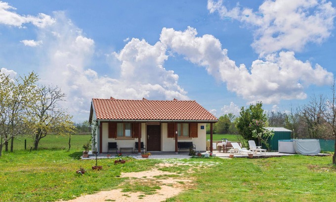 Hrboki House | Amazing home in Barban with jacuzzi