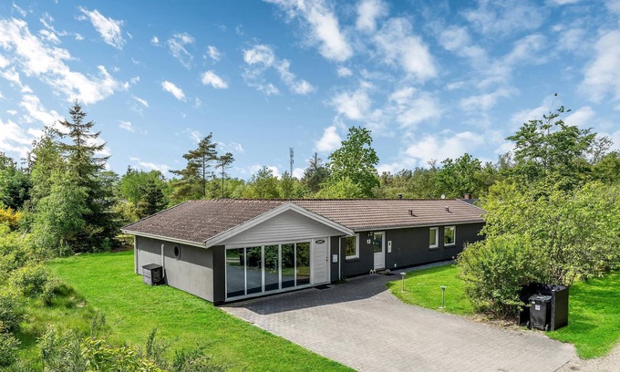 Ho House | Amazing home in Blåvand with kitchen