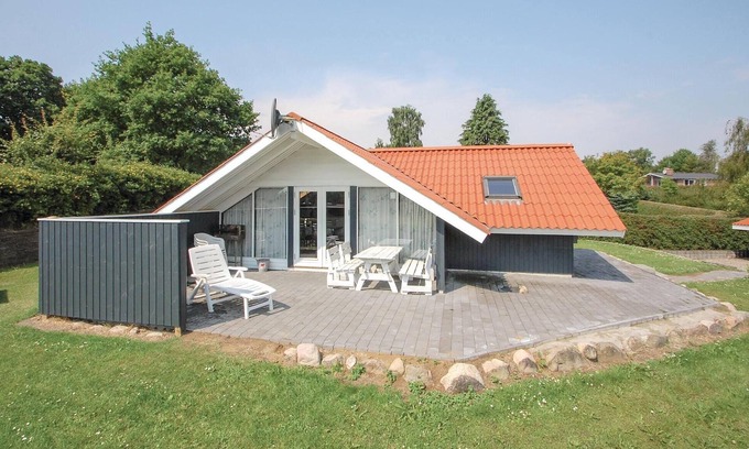 Hejlsminde Strand House | Amazing home in Hejls with WiFi