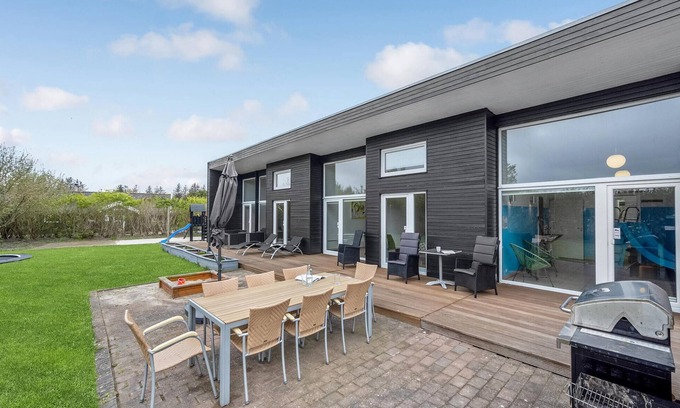 Bork Havn House | Amazing home in Hemmet with sauna
