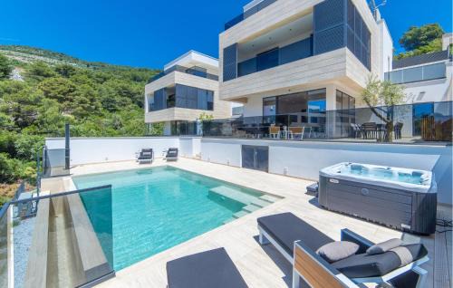 Komarna House | Amazing Home In Komarna