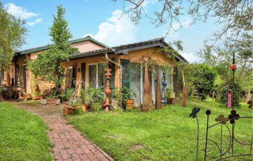 Nideggen House | Amazing Home In Nideggen With Kitchen