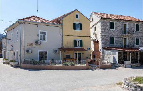 Opuzen House | Amazing Home In Opuzen With Kitchen