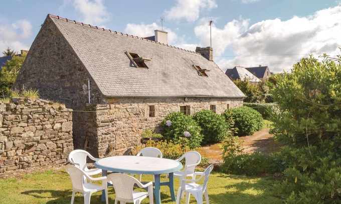 Plozevet House | Amazing home in Plozevet with kitchen