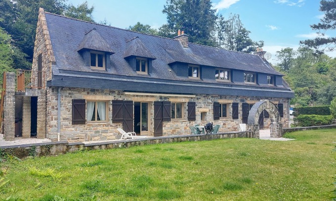 Saint-Thurien House | Amazing home in Saint-Thurien with WiFi