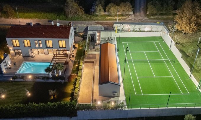 Vizinada House | Amazing home in Vizinada with sauna