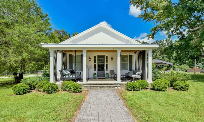 Tuscaloosa House | Amazing horse farm/venue right outside of Ttown!