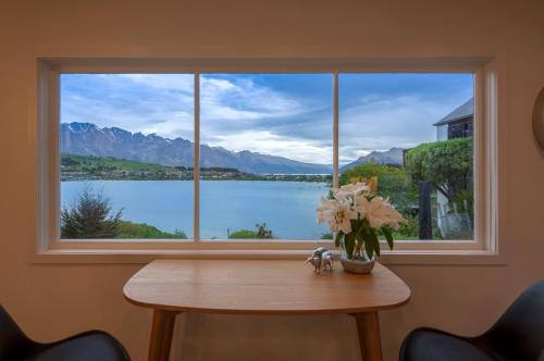 Queenstown House | Amazing Lake Views