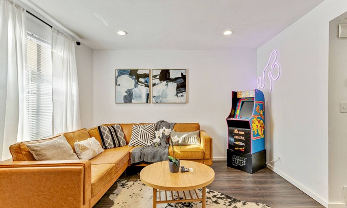 South Salt Lake House | Amazing Location! Cozy, charming, 4 Bedroom home in SLC, Near Major Ski Resorts
