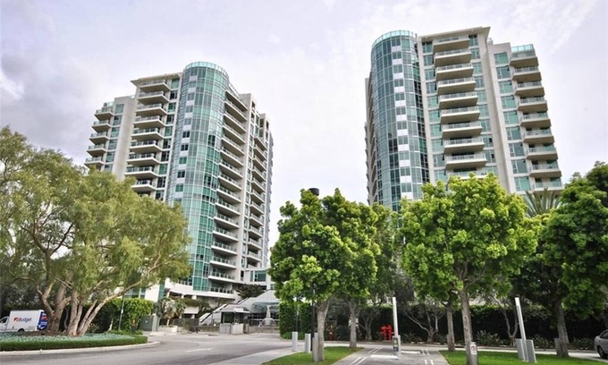 Irvine Business Complex House | Amazing Location in Heart of Irvine