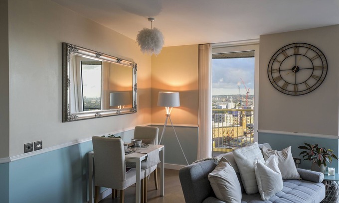 Barking Apartment | Amazing London City Views and Transport Links