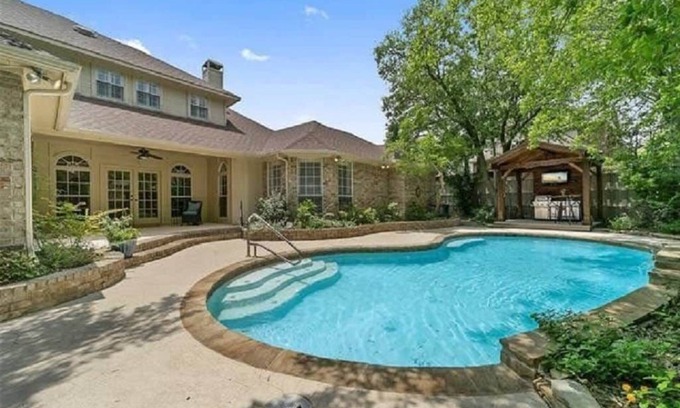 Richardson House | Amazing Luxury 5 Bedrooms Home with Private Pool