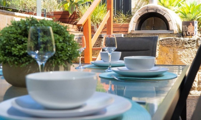 Scarborough Villa | Amazing Outdoor Living with Pizza Oven!