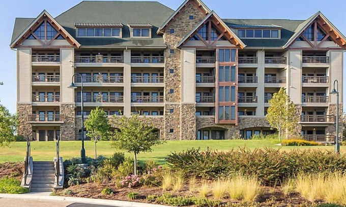 Big Cedars Resort | Amazing Paradise Point Resort in Hollister!