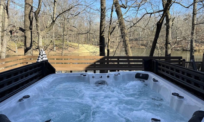 Raleigh House | Amazing Private Gated 7-bedroom house in Memphis Hot tub Heated pool Man cave