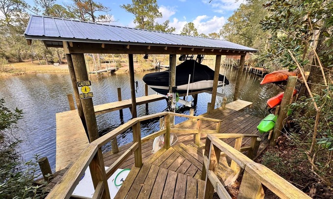 Foley House | Amazing River House! Perfect for the whole family ~ BOOK TODAY