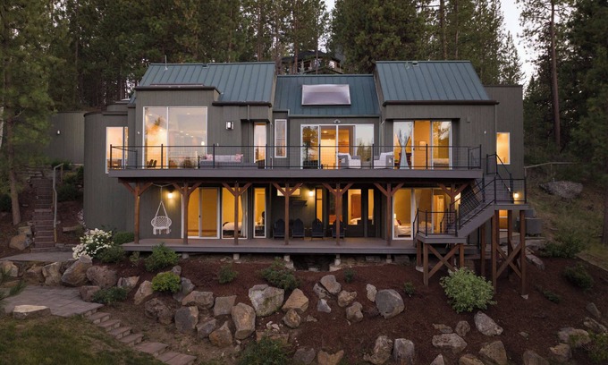 Deschutes River Woods House | Amazing Riverfront on the Water- Big Sky Bend