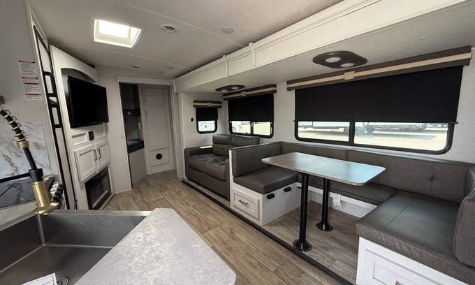 Round Top House | Amazing RV with AC in charming Round Top